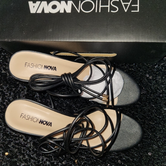 FN Elegant Black Strappy Women's Sandals | Sz 8 - Picture 3 of 10